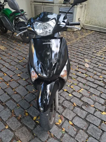 Honda lead 2010