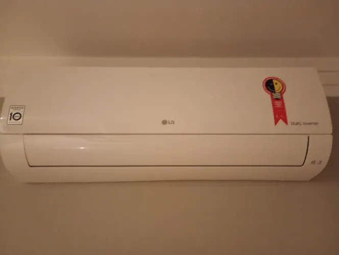 Ar Condicionado LG Dual Inverter Compact 12000 Btu Frio 220v