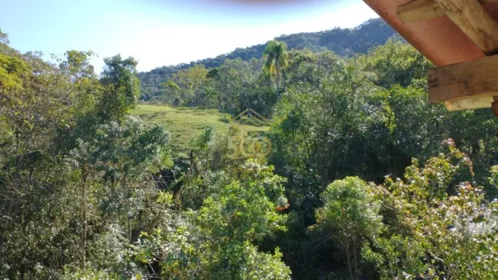 Rural Sítio com 2 Dormitório(s) sendo 0 Suíte(s) no Bairro Forquilhas - - São José - SC