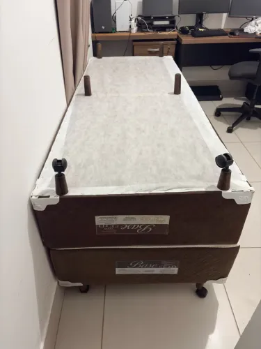 Vendo base para cama queen