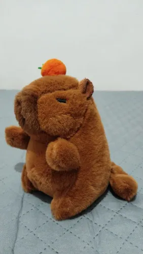 Capivara de pelúcia 