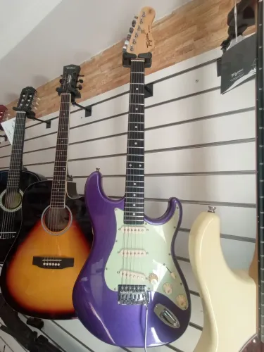 Guitarra Tagima 500 lilás