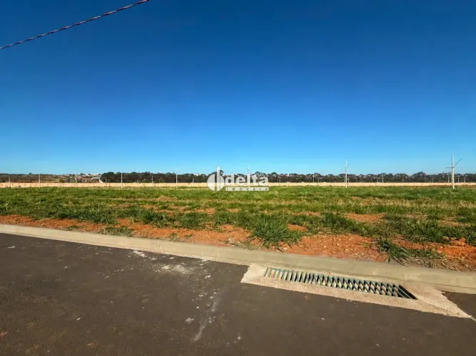 Terreno disponível para venda no bairro Grand Ville em Uberlândia-MG