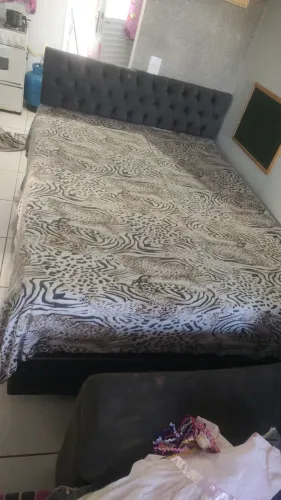 Vende-se cama box casal com cabeceira incluso