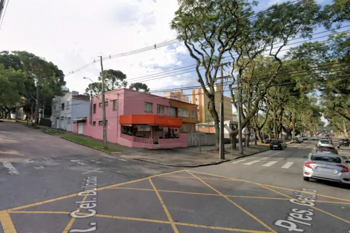 Casa Comercial para Locação em Curitiba, Água Verde, 2 banheiros