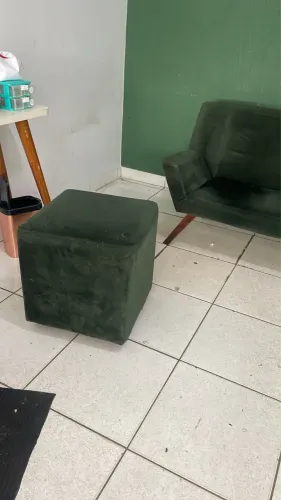 Conjunto Sofá Namoradeira 2 Lugares + Puff 