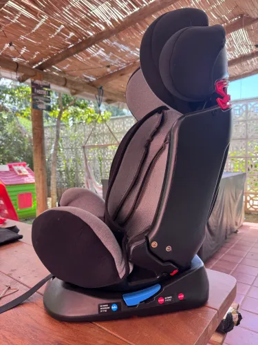 Cadeira de bebê de carro Cosco