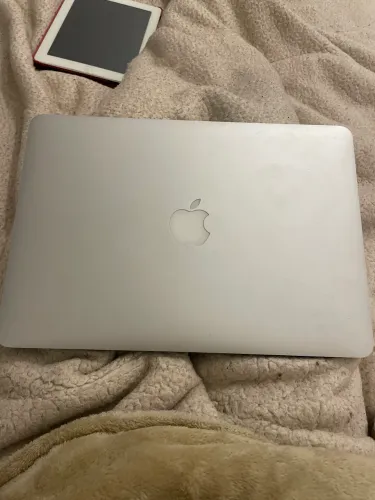 MacBook Air 13 .Apple - Early 2014