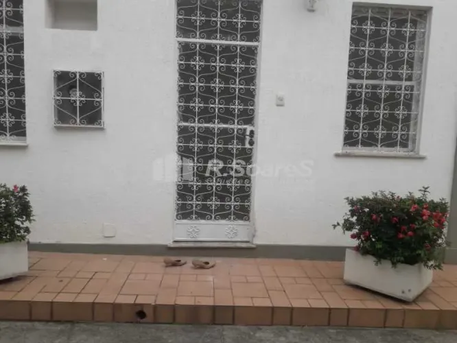 Locação de uma casa de vila com 2 quartos, Rua Teodoro da Silva, Vila Isabel