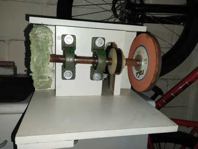 Máquina afiadora (alicate de cutícula/ facas /tesouras)