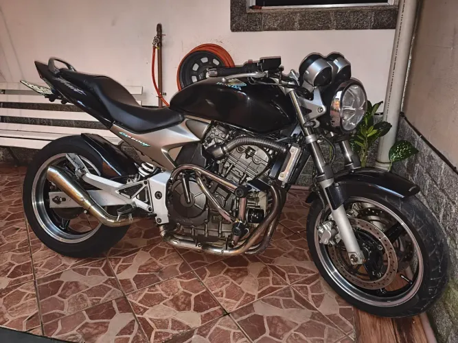 Hornet 600