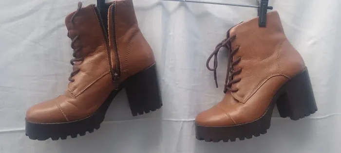 Bota de couro