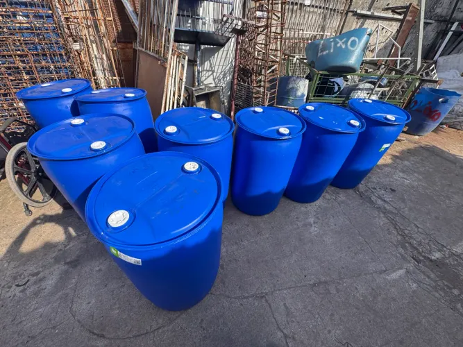 Tonel 200 litros de plástico químico