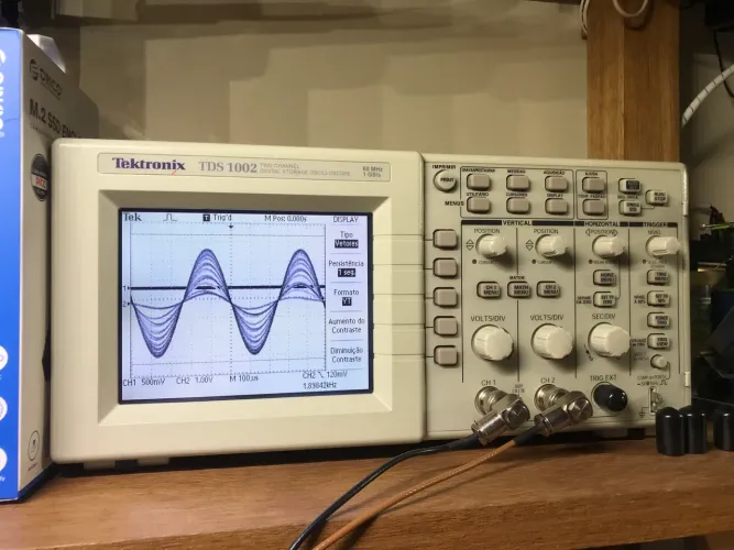 Osciloscopio Tektronix 100MHz TDS1012 muito novo