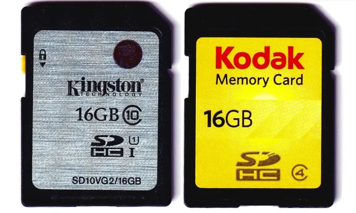Dois cartões de memória SDHC de 16GB