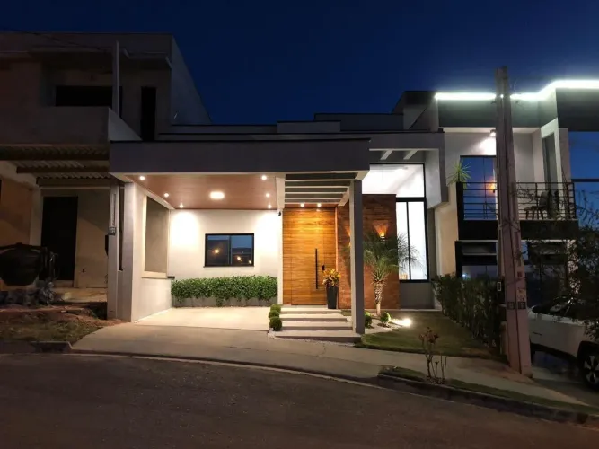 Casa em Condomínio à Venda - Horto Florestal, Sorocaba