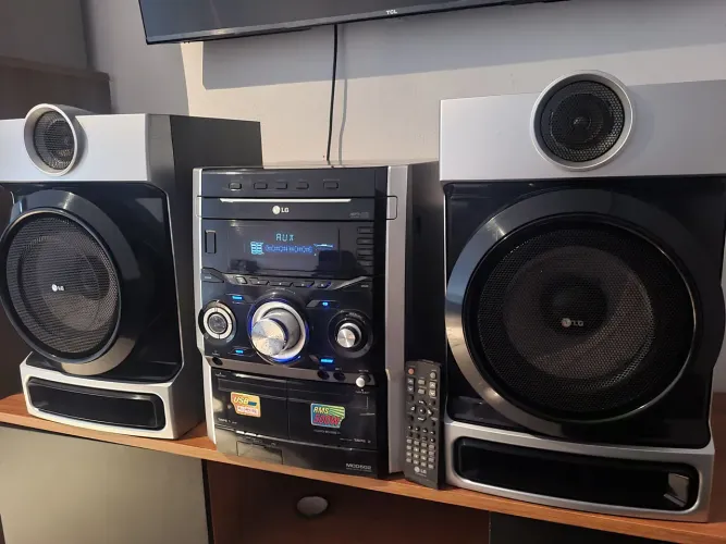 Som lg Bluetooth,USB, CDS, FM, auxiliar e controle original!!!!