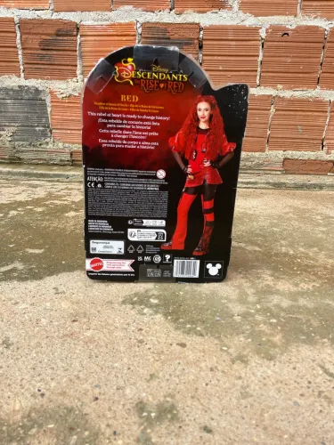 Barbie red descendentes 4
