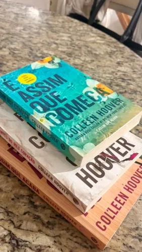 kit 3 Livros da Colleen Hoover em ótimo estado