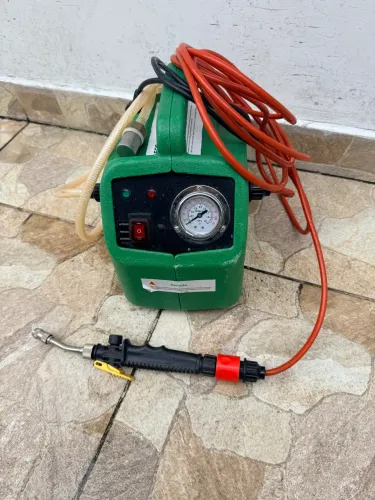 Máquina para limpeza ar-condicionado