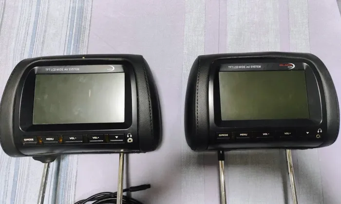 Encosto de Cabeça com Tela LCD - Par Multimídia <br>