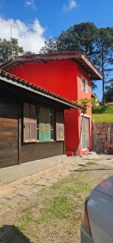Excelente e aconchegante chácara a venda Condomínio Nova Suiça Monte Acrópole, confira!