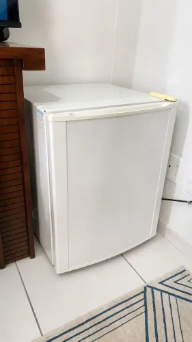 Frigobar Electrolux RE80 79 Litros - 127V - Ótimas Condições