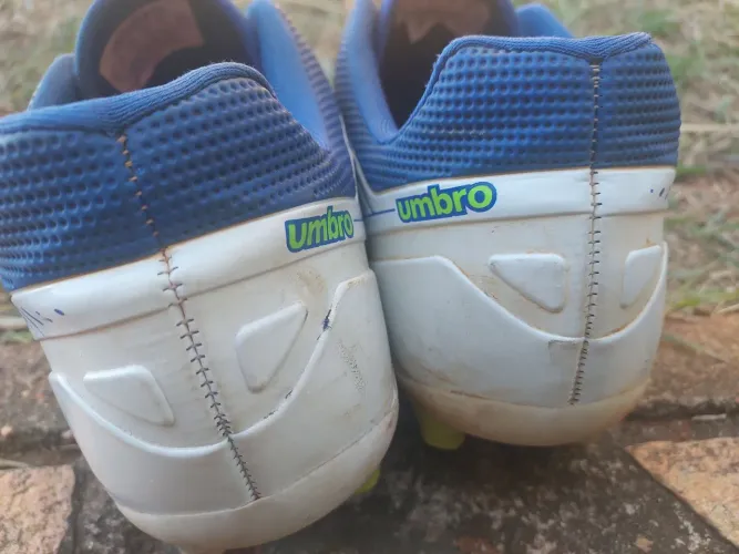 Chuteira umbro