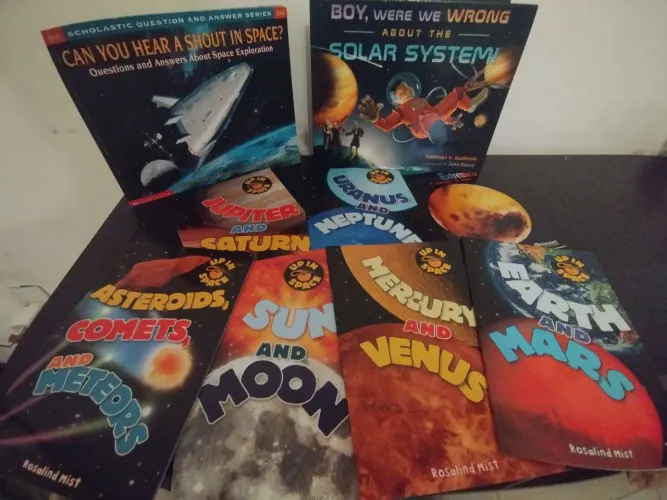 Lote 9 livros infantis tema Espaço