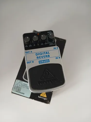 Pedal behringer reverb