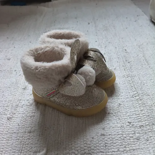 Botinha infantil que pisca tamanho 22
