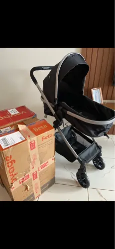 Carrinho de bebê mais bebê conforto EXTRA