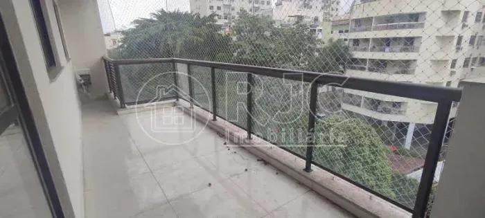 Duplex para venda possui 170 metros quadrados com 4 quartos em Anil - Rio de Janeiro - RJ