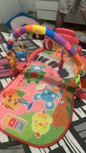Cadeira bebê junto com tapete