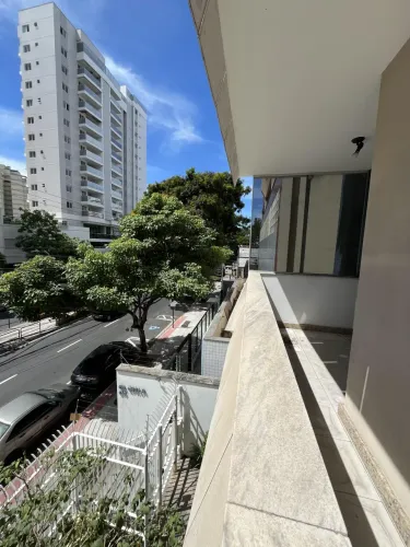 Apt mobiliado com quarto reversível