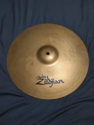 Prato Zildjian Avedis Original - 14" (36 cm) - Usado