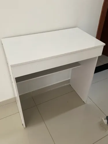 Vendo mesinha para estudo, pequena 
