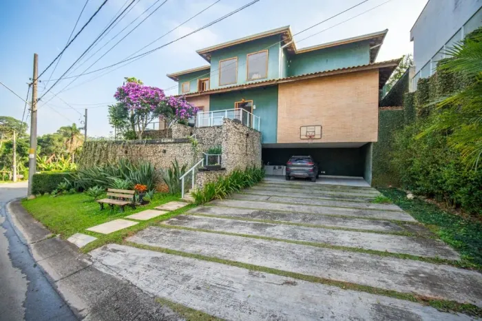 Casa com 3 dormitórios à venda, 289 m² por R$ 2.450.000,00 - Granja Viana - Carapicuíba/SP