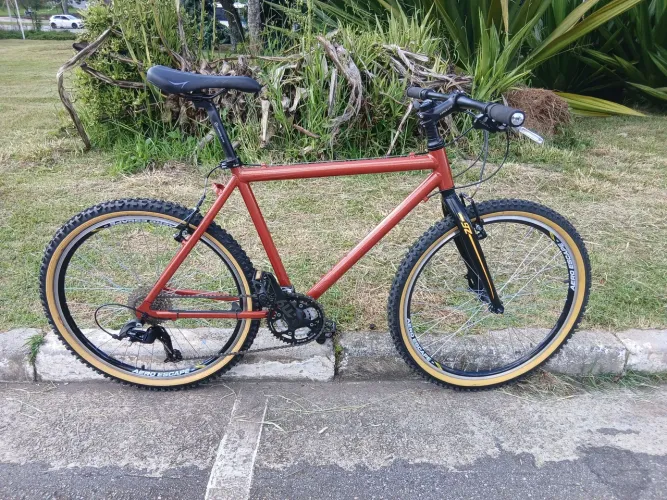 Bike aro 26 Alumínio. Quadro Monark Allum Frame anos 90.