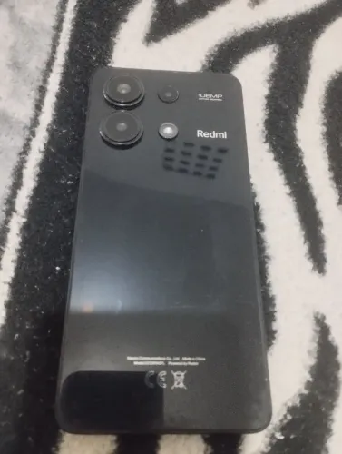 Vendo redmi note 13 256Gb tela tá trincada mais funciona perfeitamente tudo