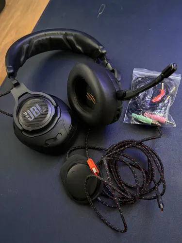 Headset JBL Quantum One