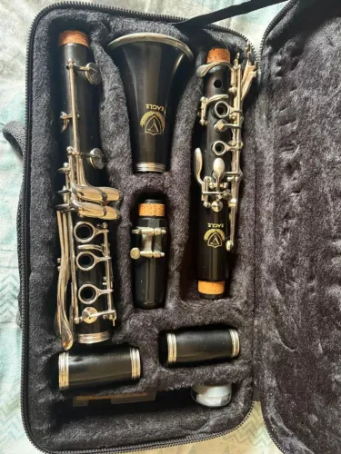 Clarinete Eagle em perfeito estado