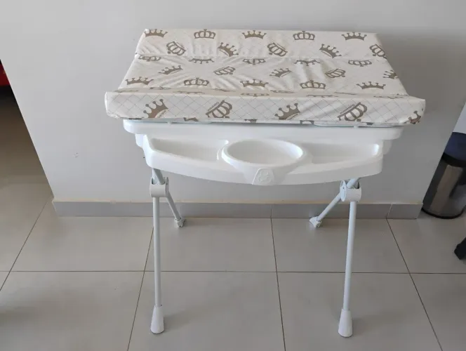 Banheira de  bebê com trocador e suporte ?!