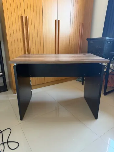 Escrivaninha 100cm x 60 cm x 72cm