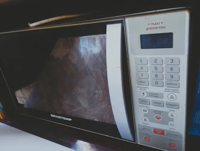 MICROONDAS USADO BRASTEMP MAXI GRATINE INOX