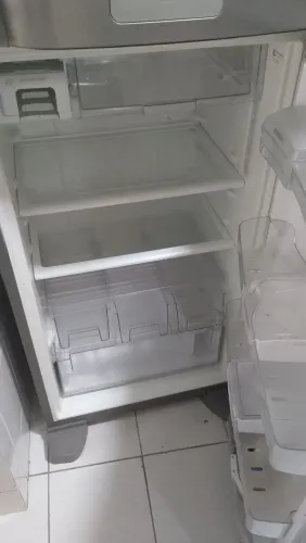 Vendo Geladeiras Qualquer um das duas uma é 127v e outra é 220v,só venda
