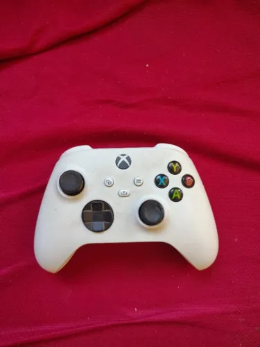 Xbox One S 500GB Branco com Controle + Bateria. Recarregável de longa duração
