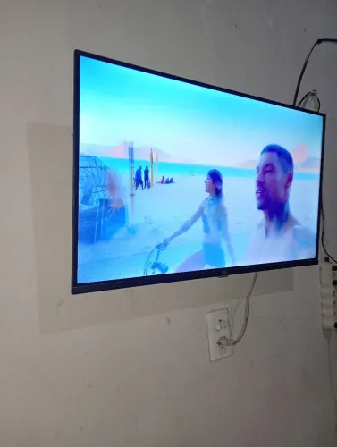 Tv semi nova