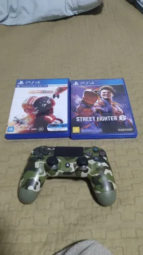 PS4 SLIM 1TB + 2 CONTROLES + SF6 + STAR WARS - R$2000 Console + 2 controles originais