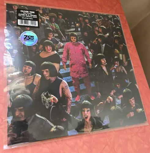 Oliver Tree - Alone In A Crowd Splatter